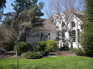 30025 E River Rd, Perrysburg, OH
