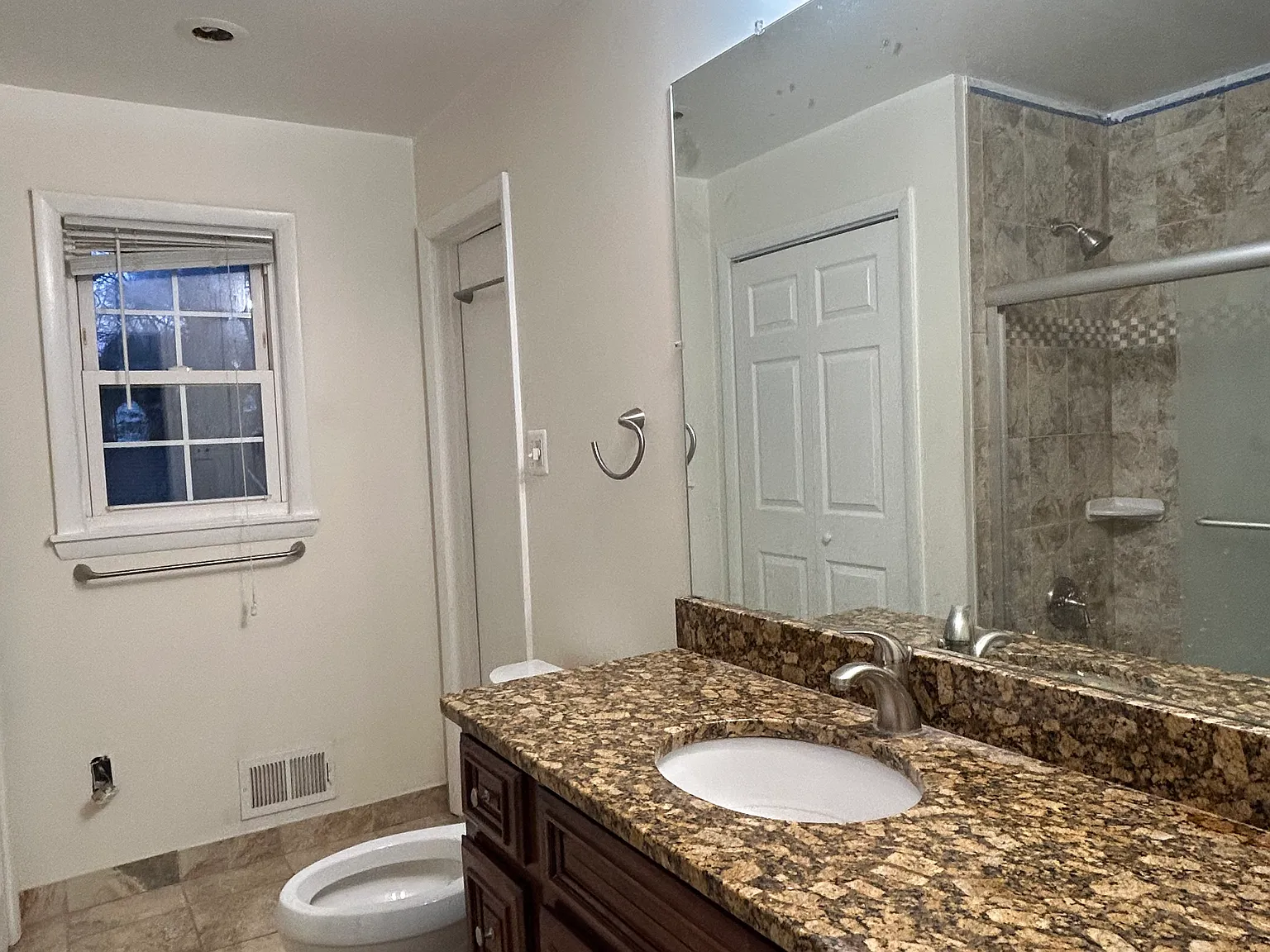 5 bed, 2000 sqft, $3,400 — Photo 3