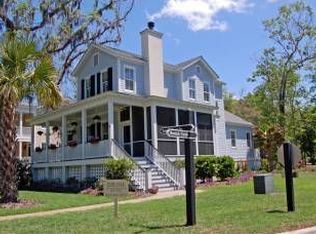 9 Battery Point Ln, Beaufort, SC 29902