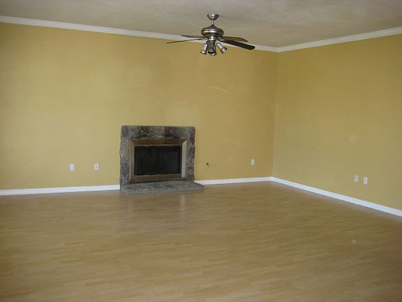 5th image of 1057 W Orange St
