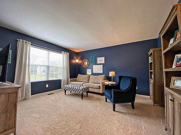 4th image of 665 Saffron Dr