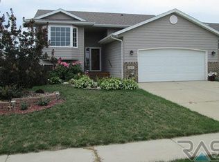 7412 W 52nd St, Sioux Falls, SD 57106