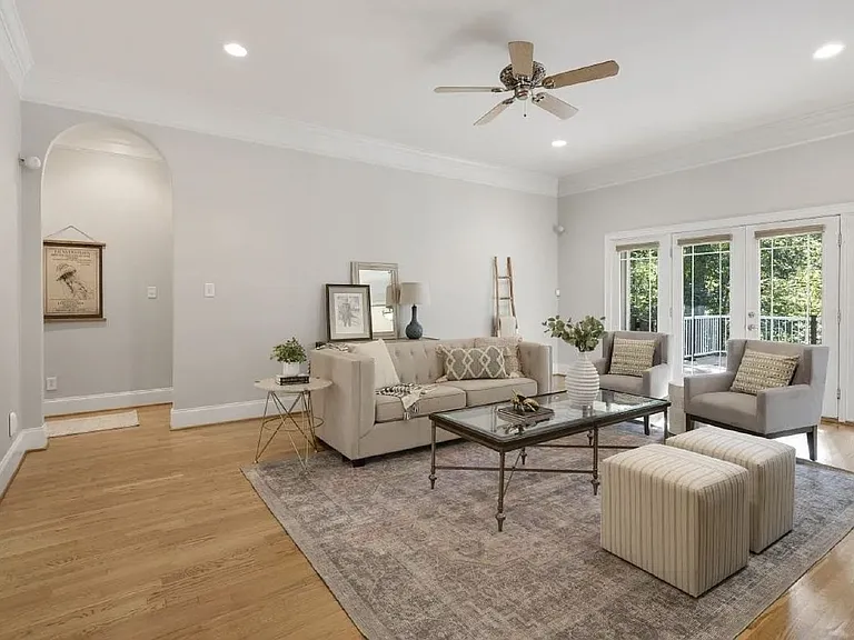 5909 Greenevers Dr — Photo 12