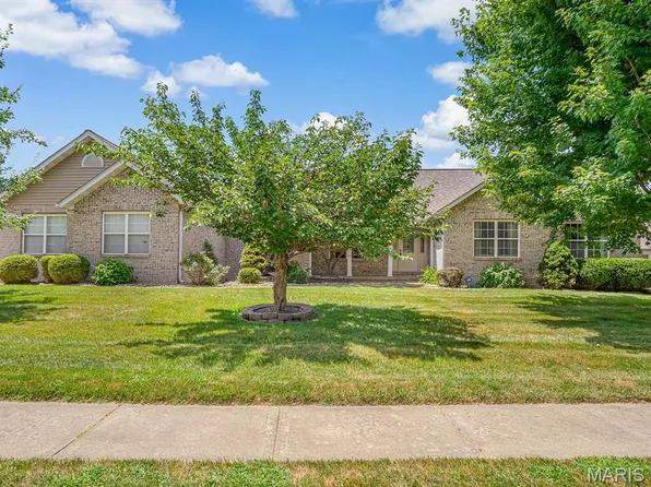 22 Foxmoor Dr, Maryville, IL 62062