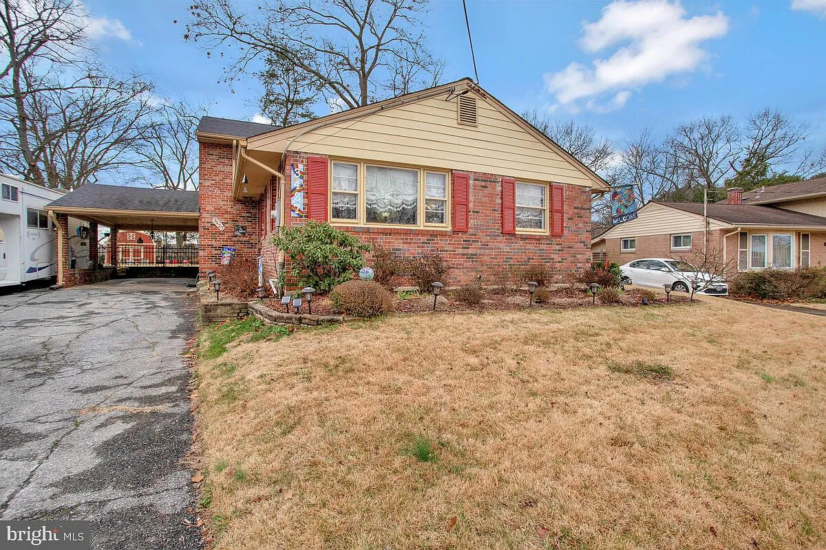 3427 Duke St photo 1