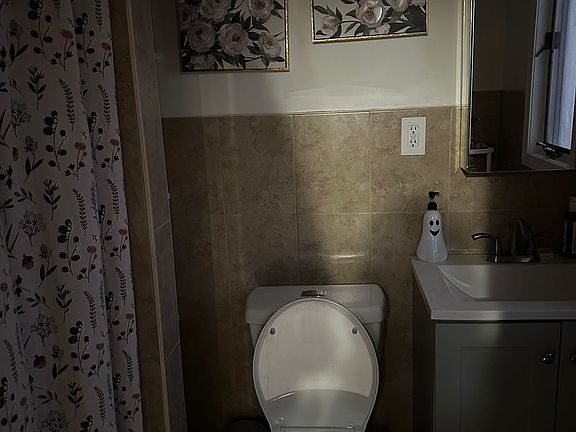 4th image of 44 Thayer Pl Floor 2