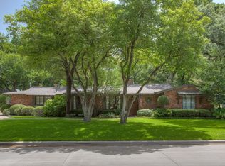 2705 Harlanwood Dr, Fort Worth, TX 76109
