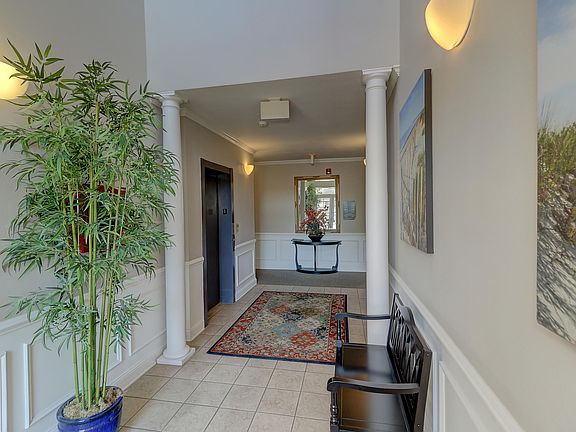 3rd image of 1517 Cambridge Lakes Dr #103D