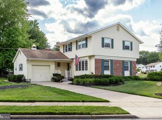 313 Mallard Dr, Marlton, NJ 08053