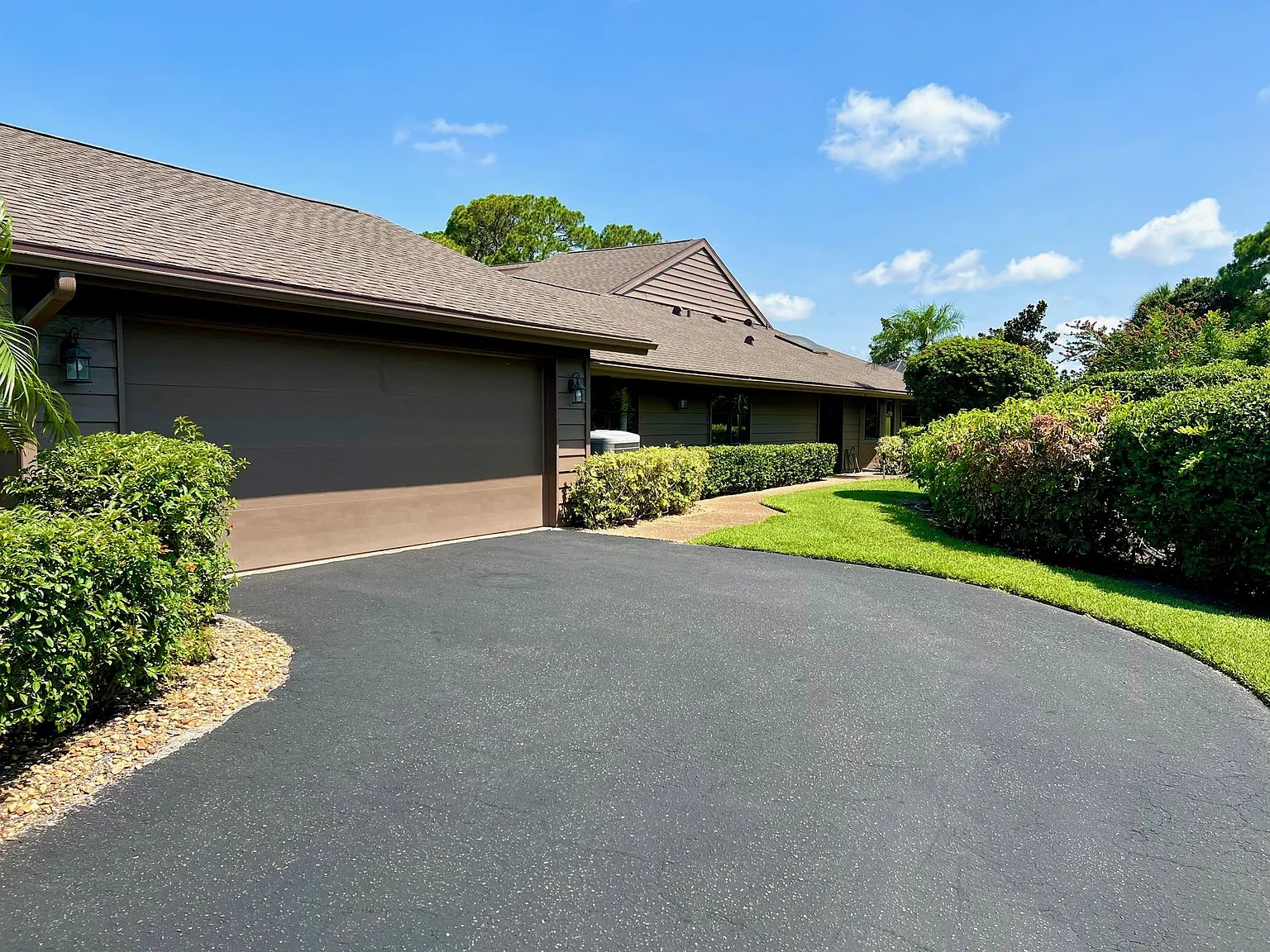 3 bed, 2272 sqft, $2,975 — Photo 3