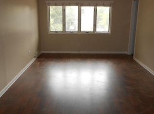 320 Center Ave APT 3, Sheboygan, WI 53081