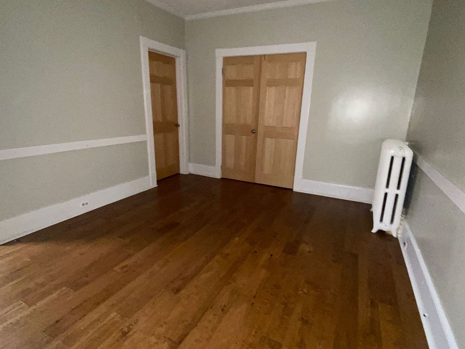 1st image of 135 Broadway #8
