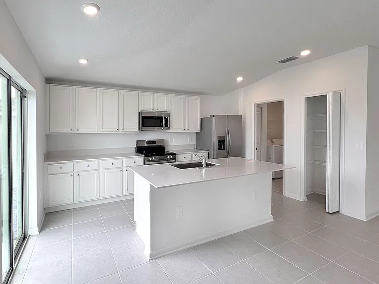 2240 Crown Rock Bluff Dr — Photo 5