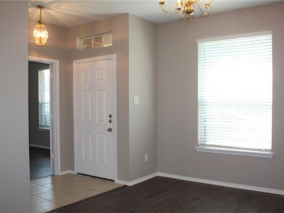 2nd image of 1537 Outerbridge Dr