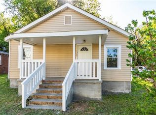 909 E 16th St, Charlotte, NC 28205