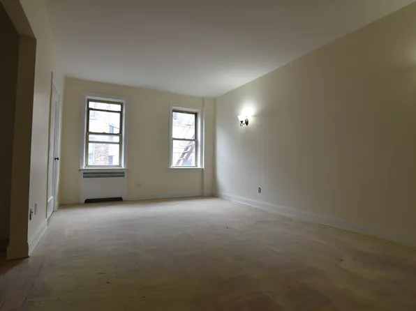 3130 Brighton 7th Street image 1 of 5