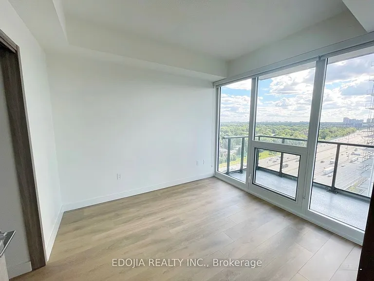 85 McMahon Dr #2207 — Photo 6