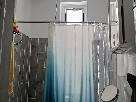 4th image of 435 Prospect Pl Floor 2
