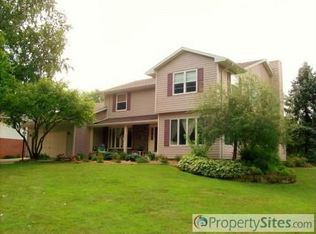 1405 E 36th St, Sterling, IL 61081