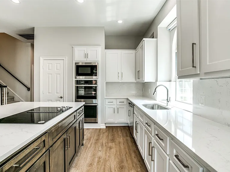 1270 Lakeway Dr — Photo 13