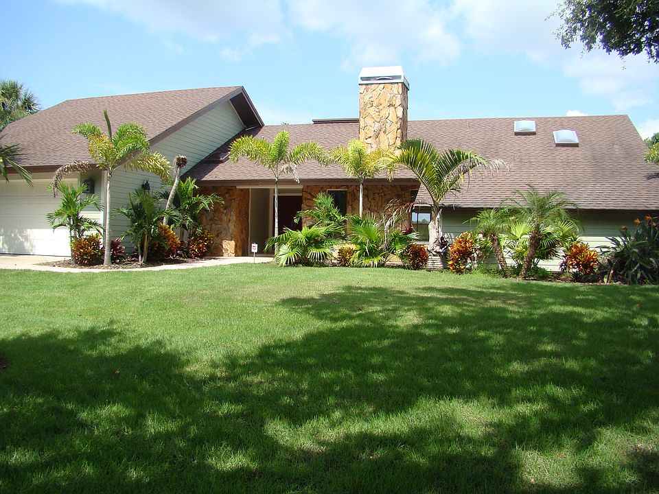 1st image of 8325 Siquita Dr NE