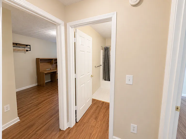 500 Liverpool Ct — Photo 7