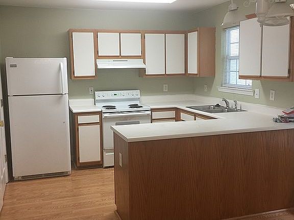 5th image of 315 Saint Rosea Dr
