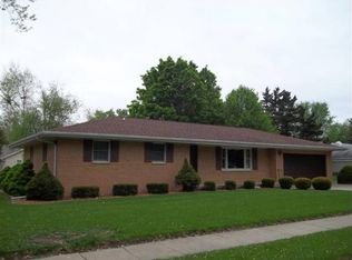 1208 E Kirkwood Dr, Pontiac, IL 61764