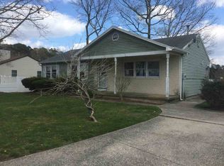 4 Kent Dr, Egg Harbor Township, NJ 08234