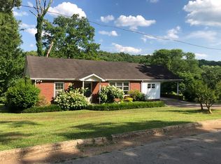 925 Madison St, Tuscumbia, AL 35674