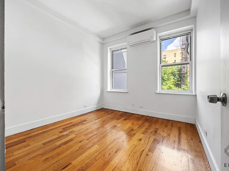 735 Rogers Ave #2L — Photo 9
