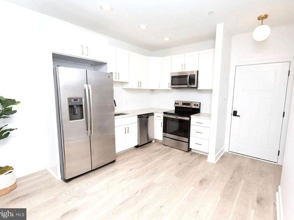 1702 Light St #302