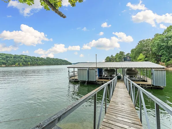 10135 Elizabeth Dr, Rogers, AR 72756