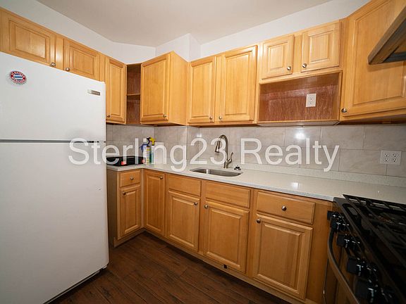 2nd image of 32-12 46th St #1R