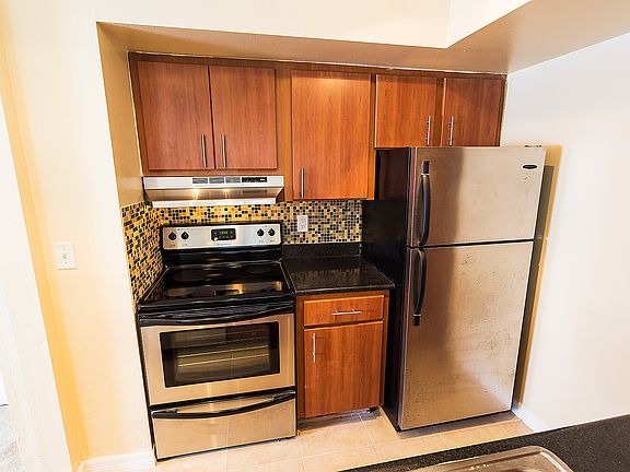 5th image of 421 Fountainhead Cir Unit 212