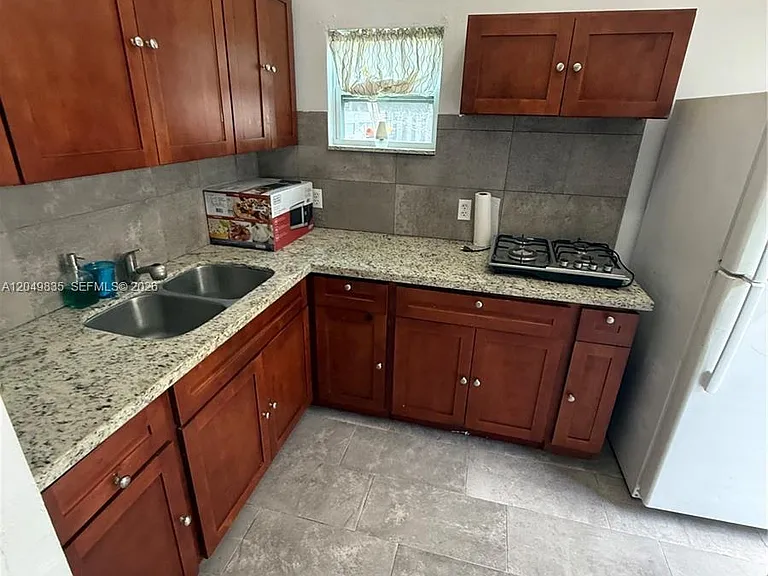 22581 SW 103rd Ct — Photo 7