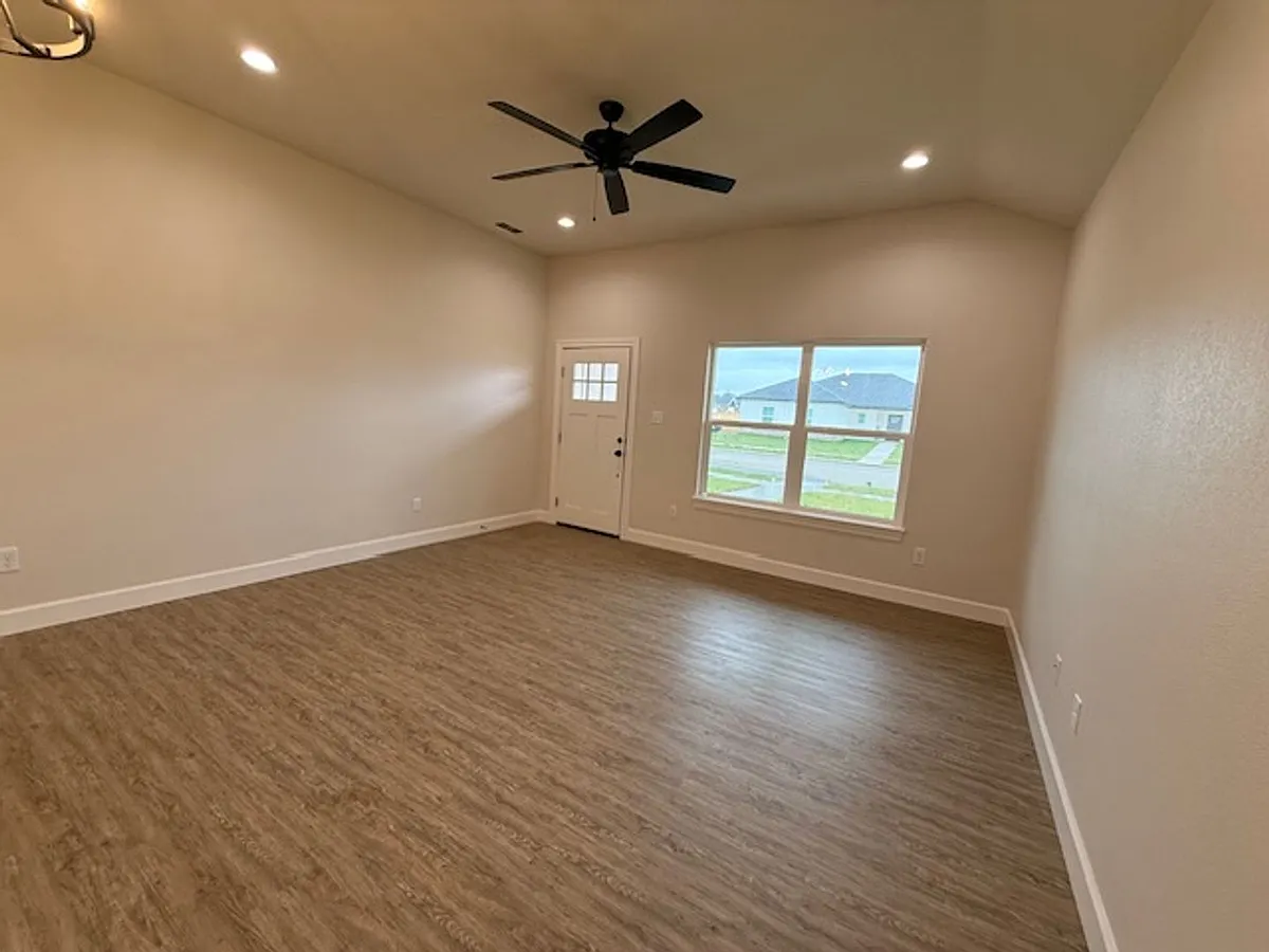 Building Photo - 7035 Glen Abbey Ct