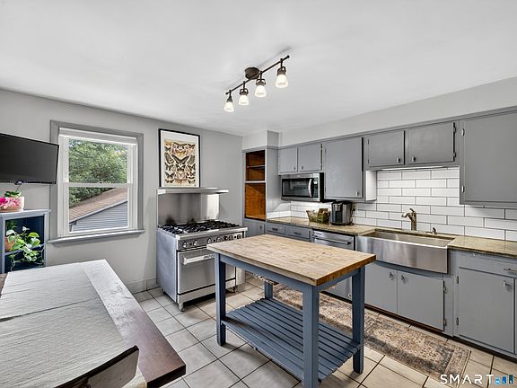 3rd image of 87 Hunters Avenue