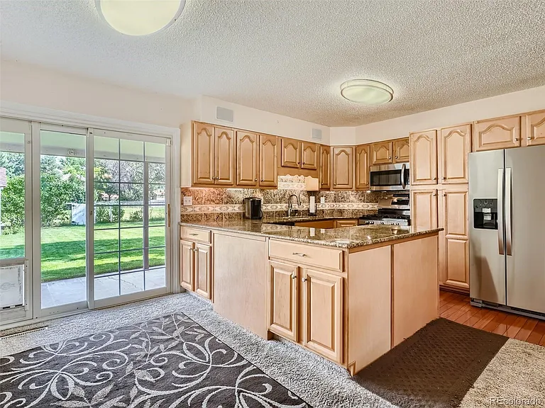 566 Voiles Dr #3 — Photo 3