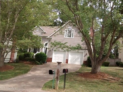 3rd image of 2924 Crescent Knoll Dr