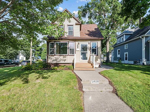 2nd image of 2829 Leclaire St
