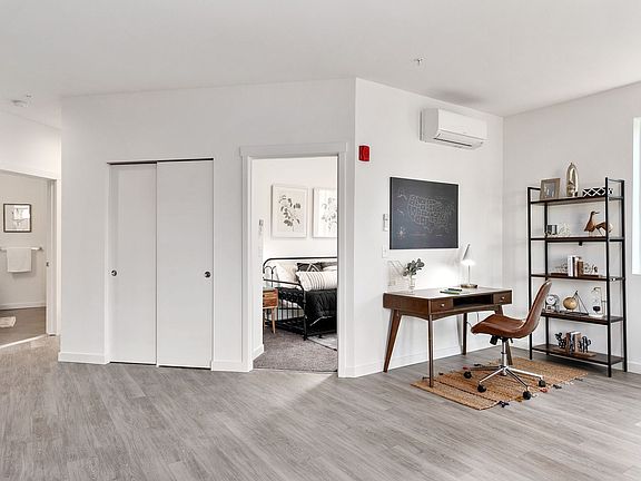 5th image of 1719 N 185th St #401