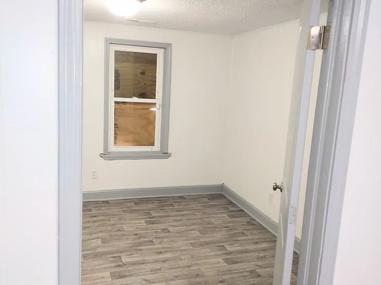 103 W Moore St — Photo 18