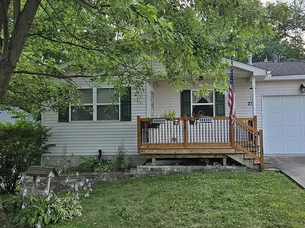 216 30th St NW, Barberton, OH 44203