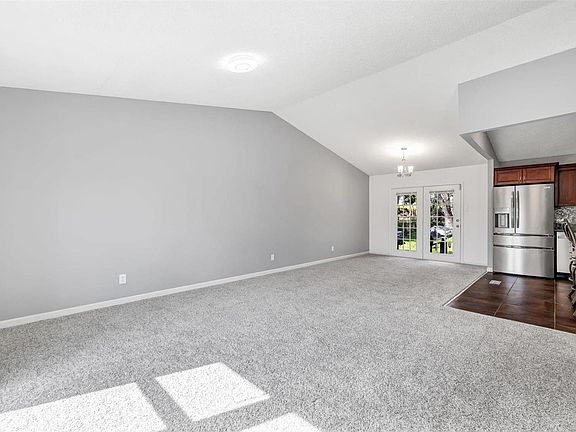 4th image of 3633 Lemay Woods Dr
