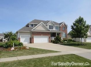 8833 Kingman Dr, West Des Moines, IA 50266