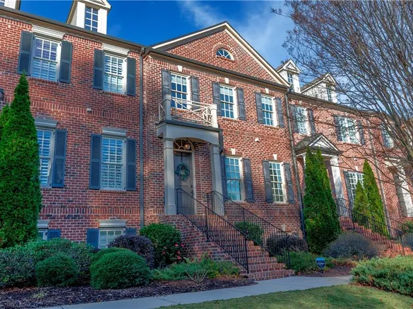 530 Rose Garden Ln, Alpharetta, GA 30009