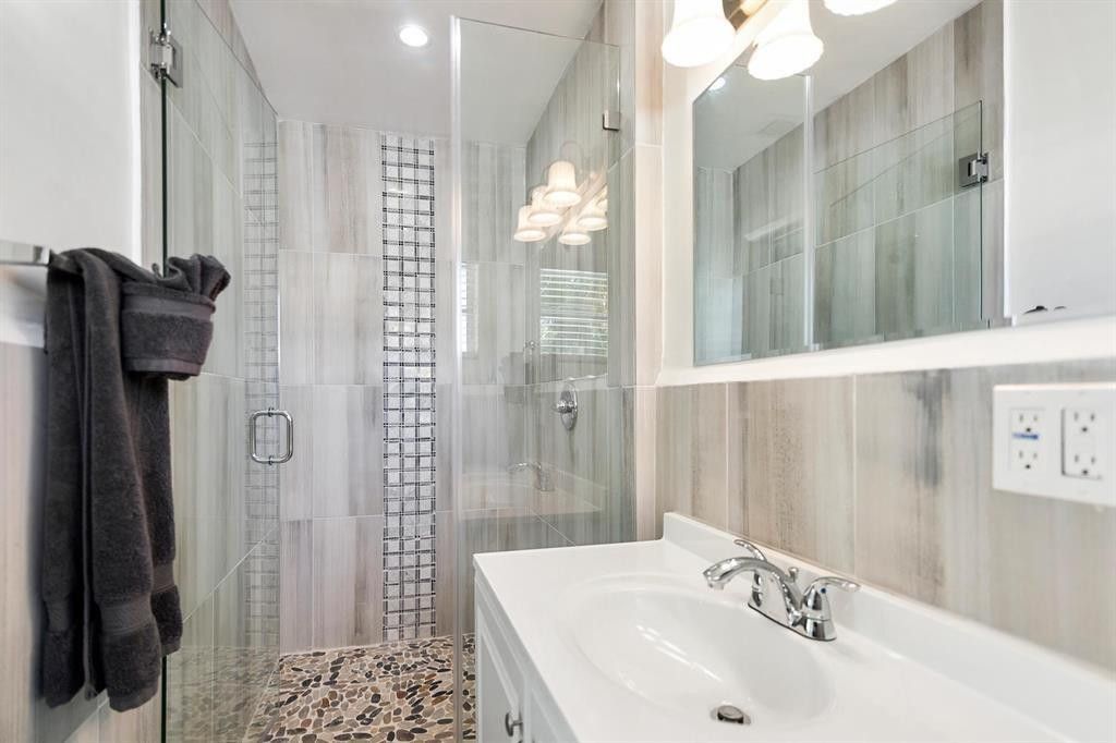 2501 NE 12TH Street, photo 7