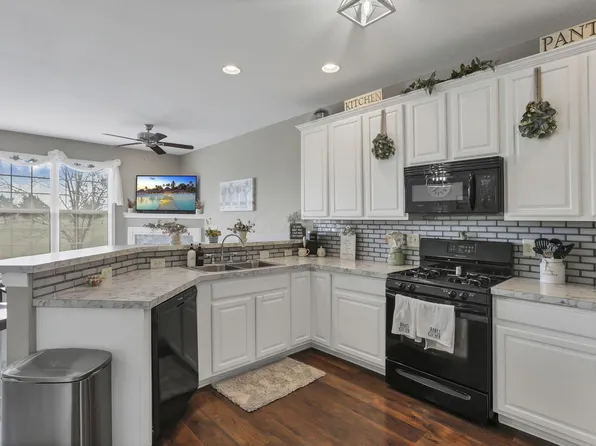 113 Cumberland Chase Blvd, Pataskala, OH 43062