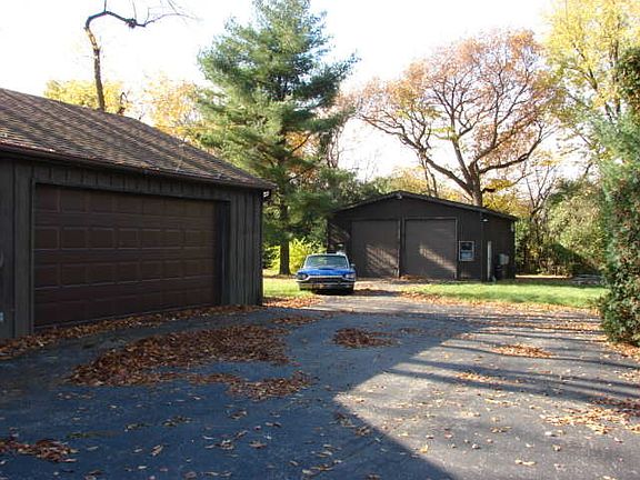 2nd image of 503 N Oakview Ave